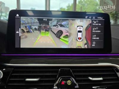BMW - 5-Series | All New 520 M Sport 15