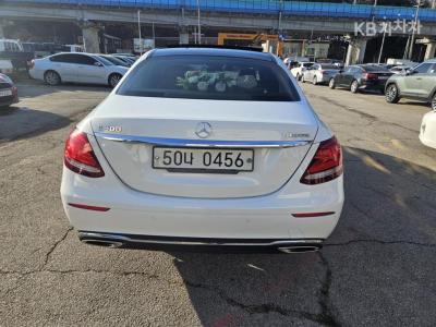 مرسيدس - E-Class | E300 4Matic Avantgarde 5