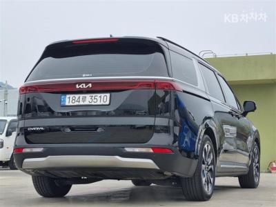 Kia - Carnival | 4Gen D2.2 9Seater Signature 6