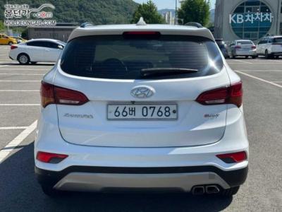 Hyundai - Santa Fe | The Prime Diesel R2.0 2WD 5Seater Exclusive 4