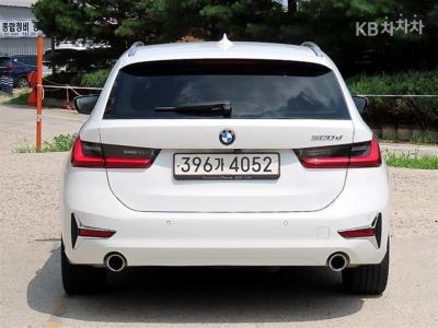 بي إم دبليو - 3-Series | 320 Touring Luxury Line 4