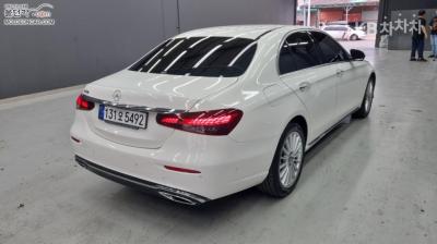 Mercedes-Benz - E-Class | E250 Exclusive 2
