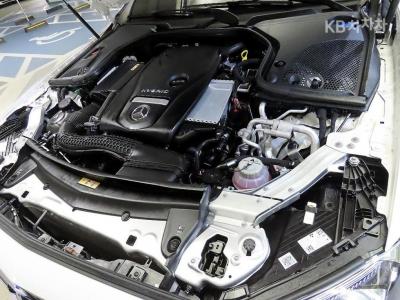 Mercedes-Benz - E-Class | E300 4MATIC Exclusive 19