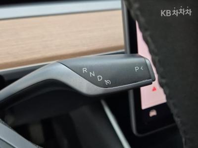 Tesla - Model 3 | Standard Range Plus 8
